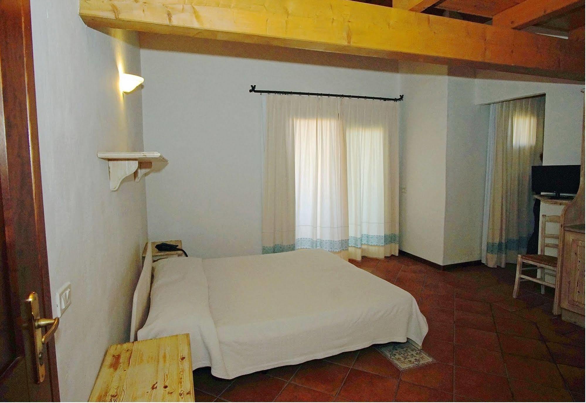 Residence Liscia Eldi San Teodoro  Esterno foto